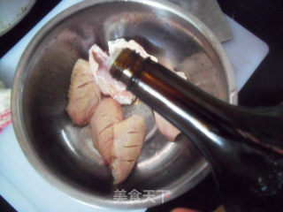 电饭锅烤鸡翅的做法步骤：3