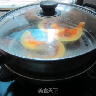 炸南瓜饼的做法步骤：3