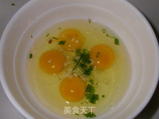 香椿炒鸡蛋的做法步骤：4
