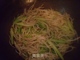 西芹豆芽的做法步骤：5