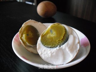 醇香流油的五香咸鸭蛋的做法步骤：9