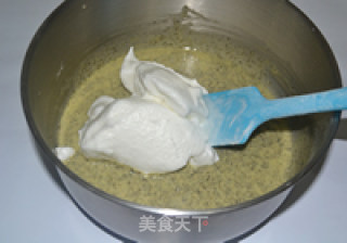 黑芝麻戚风蛋糕的做法步骤：7
