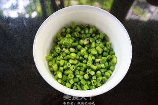 豆角粒煎蛋的做法步骤：2