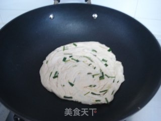面点里的家常味儿——葱油手抓饼的做法步骤：9