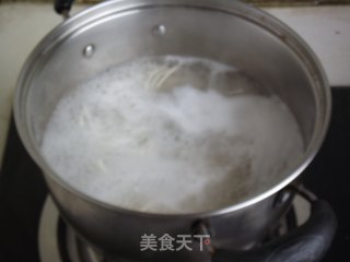 西红柿鸡蛋面（盖浇饭）的做法步骤：1