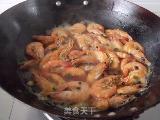 豉油对虾的做法步骤：5