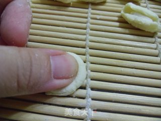 酱肉笋芦炒螺旋面的做法步骤：4
