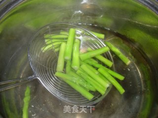 酱肉笋芦炒螺旋面的做法步骤：10