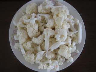 剁椒炒花菜的做法步骤：1