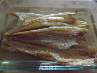 炝拌明太鱼干—地道韩餐料理的做法步骤：3