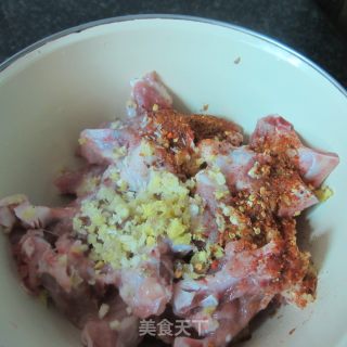 炸骨排-------休闲风味小吃的做法步骤：1