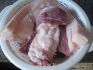 鱿鱼烧五花肉的做法步骤：2