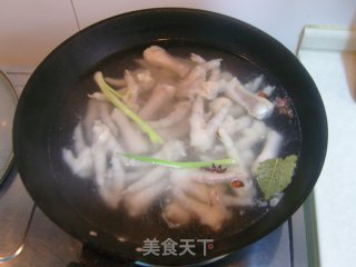 泡椒凤爪的做法步骤：3