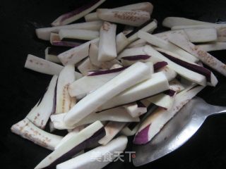 咸鱼茄子煲的做法步骤：2
