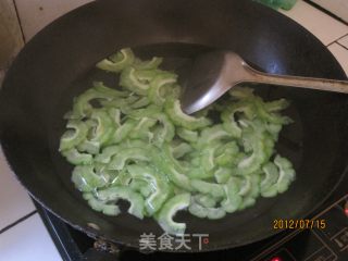 凉拌苦瓜的做法步骤：3