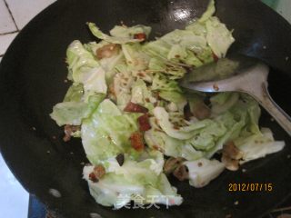 红辣椒干煸包菜的做法步骤：6