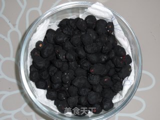 自制竹炭花生的做法步骤：6