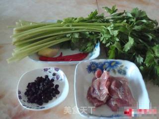 豆豉毛芹炒肉丝的做法步骤：1