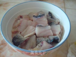 酸菜大茴焖鱼的做法步骤：2