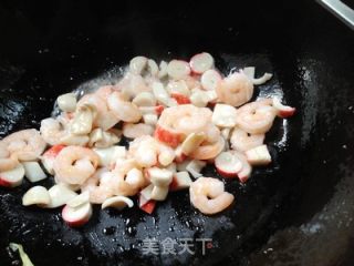 色，香，味俱全的——泰皇炒饭的做法步骤：3