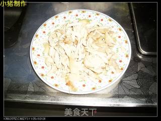 夏日清凉味道之鸡丝凉拌面的做法步骤：1