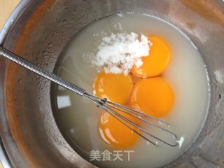 戚风蛋糕卷的做法步骤：3