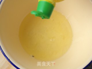 戚风蛋糕卷的做法步骤：6