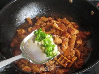 百页结竹笋红烧肉的做法步骤：11