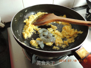 培根大虾玉米炒饭的做法步骤：5