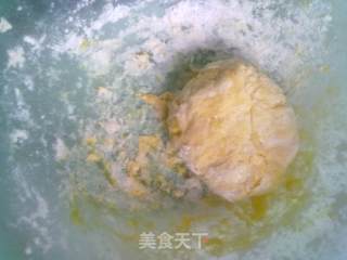 7月16日卡卡早餐之海绵宝宝夹肉饼的做法步骤：3