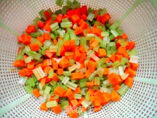 美味夏季凉拌菜之------三丁拌花生的做法步骤：8