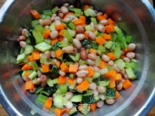美味夏季凉拌菜之------三丁拌花生的做法步骤：9