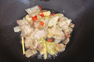 花肉炒香干的做法步骤：3