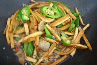 花肉炒香干的做法步骤：5