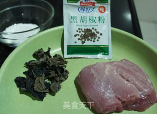 木耳丸子的做法步骤：1