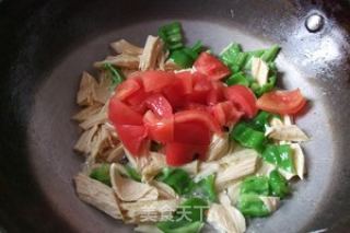 番茄炒腐竹的做法步骤：8
