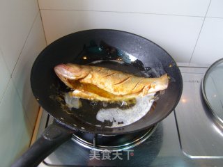 简单的家庭宴客菜--泰酱泡泡鲈鱼的做法步骤：6