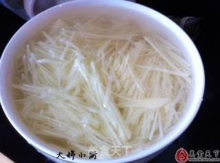 细致版酸辣土豆丝的做法步骤：4