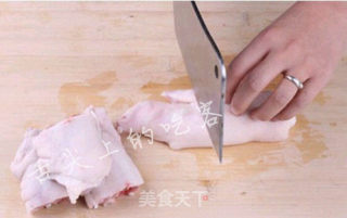 月子餐　海带黄豆猪蹄汤的做法步骤：4