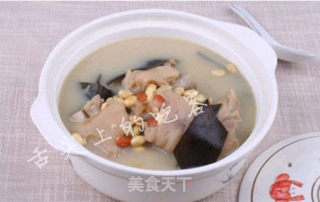 月子餐　海带黄豆猪蹄汤的做法步骤：5