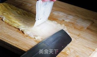 酸菜汆白肉的做法步骤：2