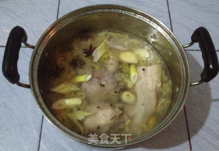 酸菜汆白肉的做法步骤：6