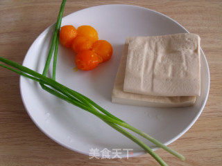 咸蛋黄豆腐的做法步骤：1
