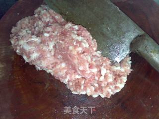 蒜香肉丸虾的做法步骤：1