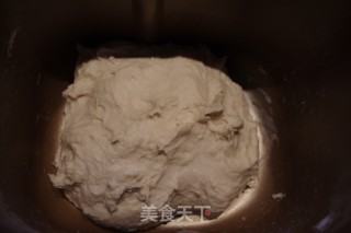 我的面团我做主。。。蘑菇芝士面包的做法步骤：3