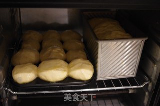 我的面团我做主。。。蘑菇芝士面包的做法步骤：15