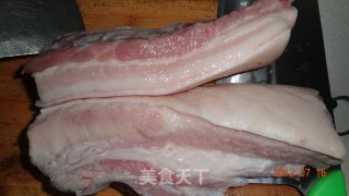 东坡肉的做法步骤：1