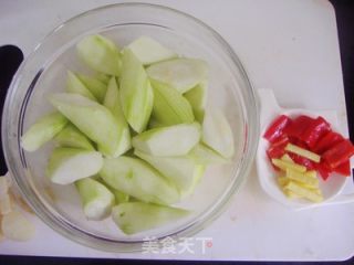 丝瓜炒鸡蛋的做法步骤：2