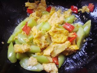 丝瓜炒鸡蛋的做法步骤：9