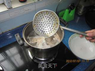 西红柿烧牛肉的做法步骤：2